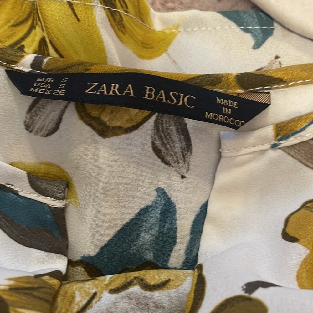 Zara blouse - Picture 3 of 3